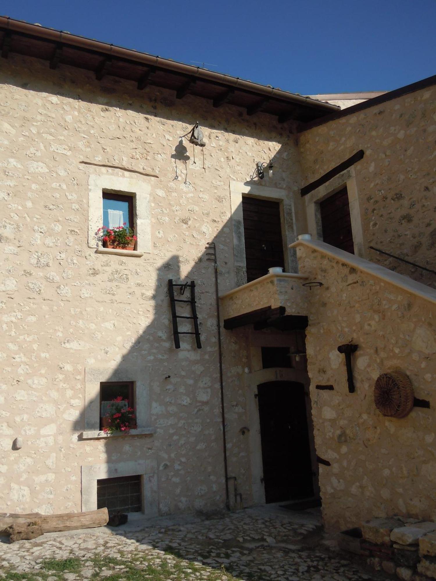 La Casa Su Le Dimore Del Borgo Santo Stefano Di Sessanio Exteriér fotografie